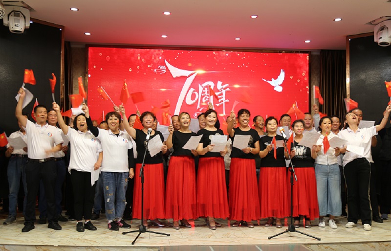 共唱《我和我的祖国》.jpg